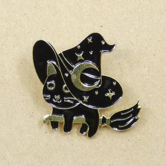 FREE ADD ON WITH PURCHASE Celestial Witch Kitty Riding A Broom Enamel Brooch Pin - Picture 1 of 4